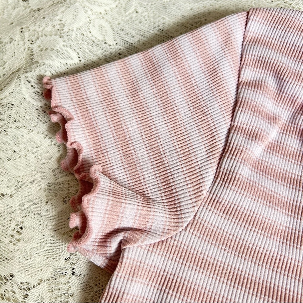 🔻🔻🔻sale Bella seamless pink strip lettuce trim sleeves crop top - Picture 2 of 7